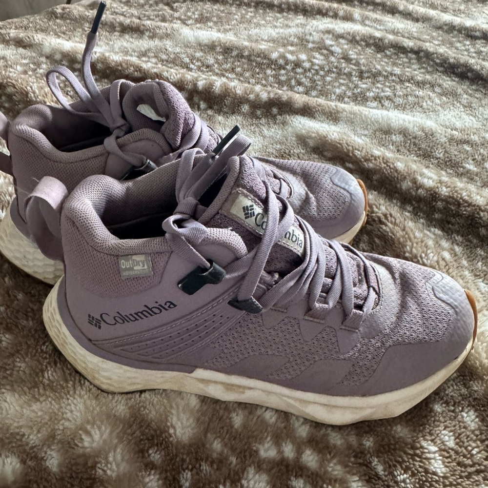 Columbia hiking shoes